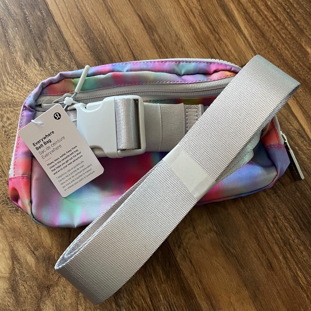Lululemon Rainbow Everywhere Belt Bag - NWT - Picture 9 of 12